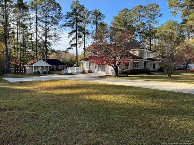 908 E Prospect Avenue, Raeford, NC 28376