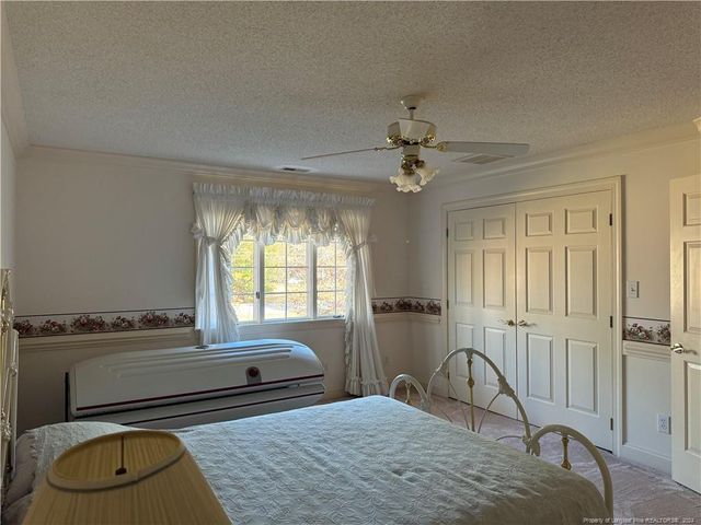 908 E Prospect Avenue, Raeford, NC 28376