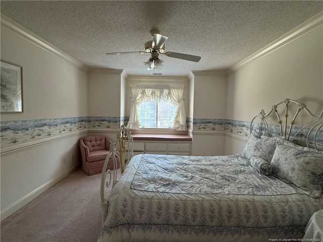 908 E Prospect Avenue, Raeford, NC 28376