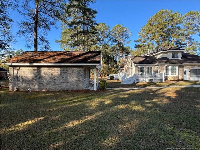 908 E Prospect Avenue, Raeford, NC 28376