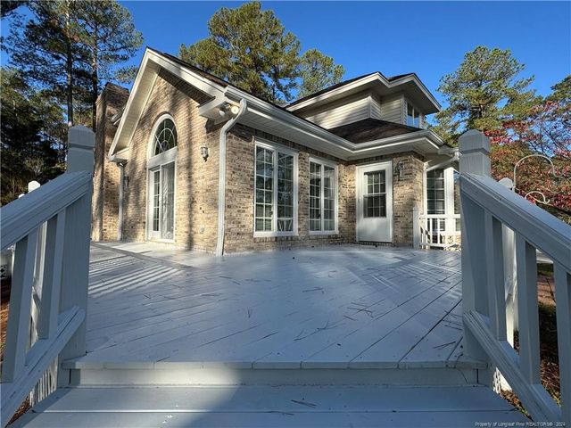 908 E Prospect Avenue, Raeford, NC 28376