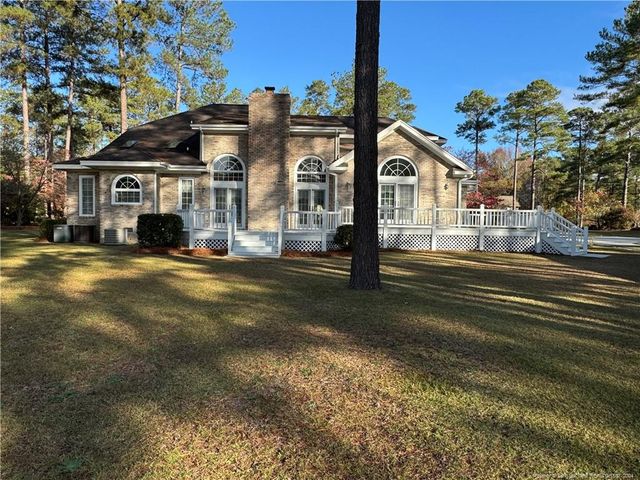 908 E Prospect Avenue, Raeford, NC 28376