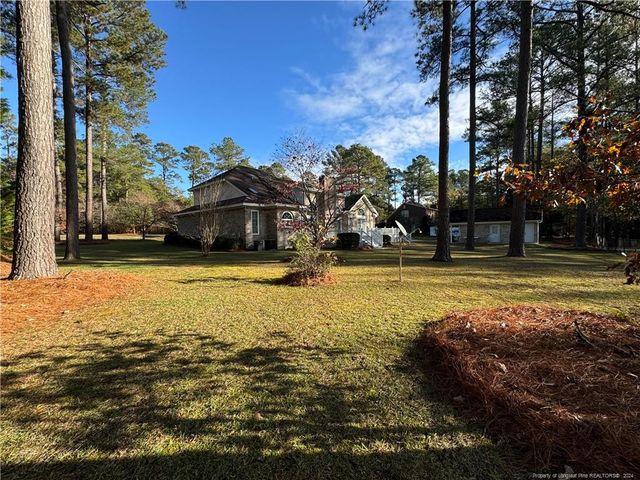 908 E Prospect Avenue, Raeford, NC 28376