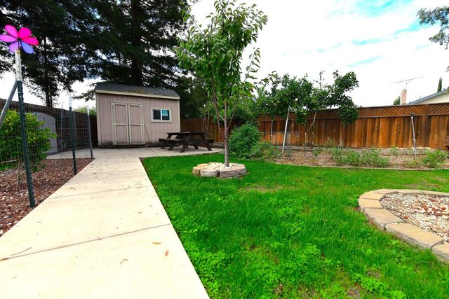 8244 Crestshire Cir, Orangevale, CA 95662