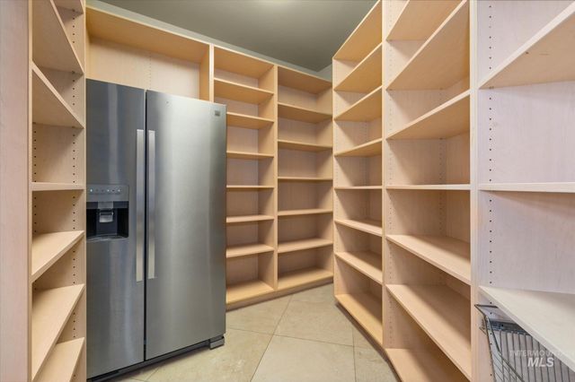 1400 N Razza Way, Eagle, ID 83616