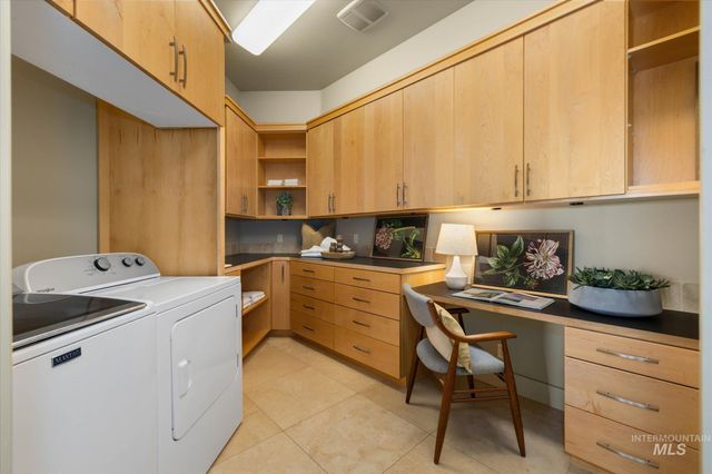 1400 N Razza Way, Eagle, ID 83616