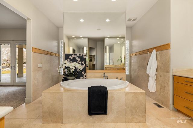 1400 N Razza Way, Eagle, ID 83616