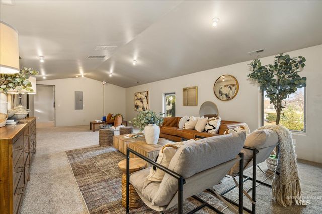 1400 N Razza Way, Eagle, ID 83616