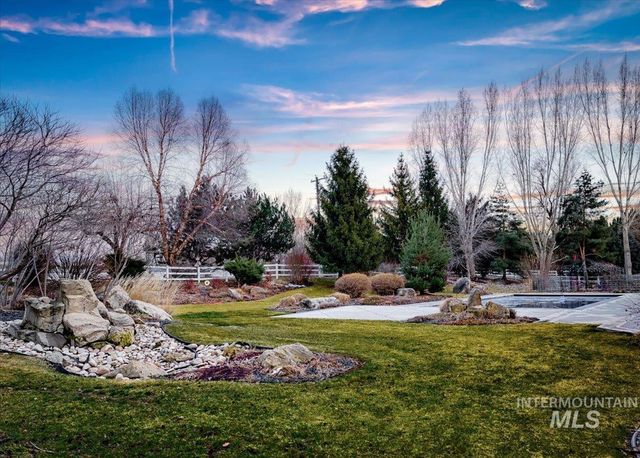 1400 N Razza Way, Eagle, ID 83616