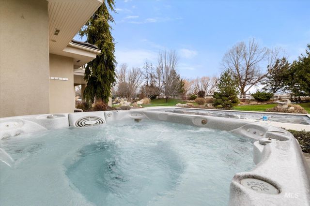 1400 N Razza Way, Eagle, ID 83616