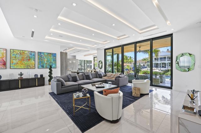 2863 NE 27th Street, Fort Lauderdale, FL 33306