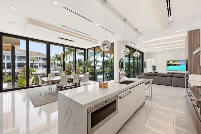 2863 NE 27th Street, Fort Lauderdale, FL 33306