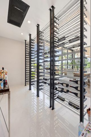 2863 NE 27th Street, Fort Lauderdale, FL 33306