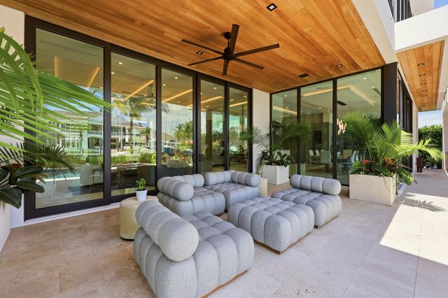 2863 NE 27th Street, Fort Lauderdale, FL 33306