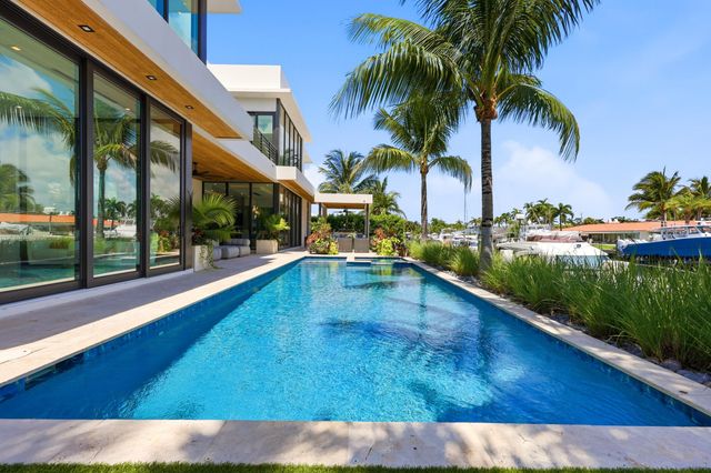 2863 NE 27th Street, Fort Lauderdale, FL 33306