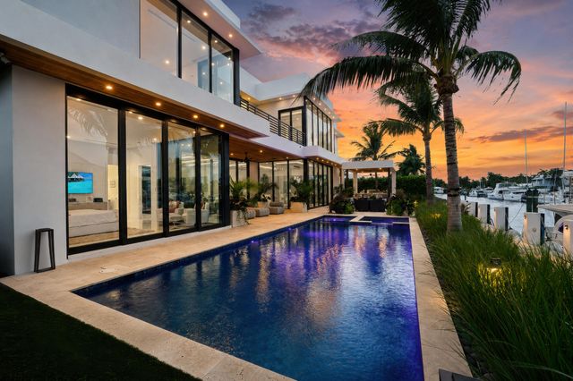 2863 NE 27th Street, Fort Lauderdale, FL 33306
