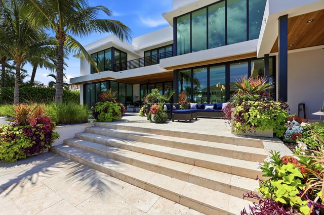 2863 NE 27th Street, Fort Lauderdale, FL 33306