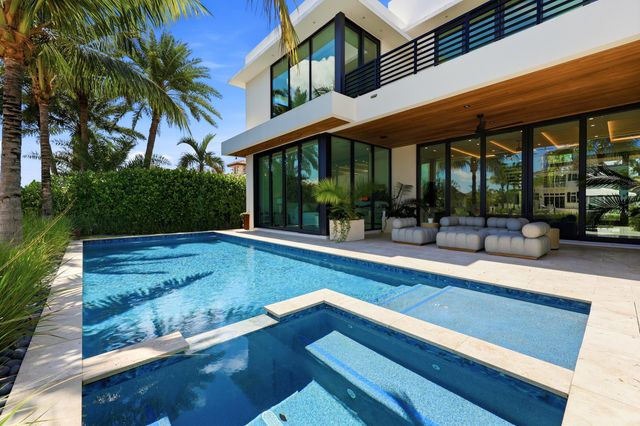 2863 NE 27th Street, Fort Lauderdale, FL 33306