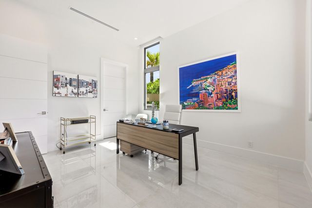 2863 NE 27th Street, Fort Lauderdale, FL 33306