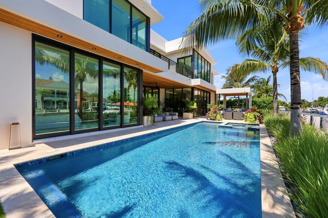 2863 NE 27th Street, Fort Lauderdale, FL 33306