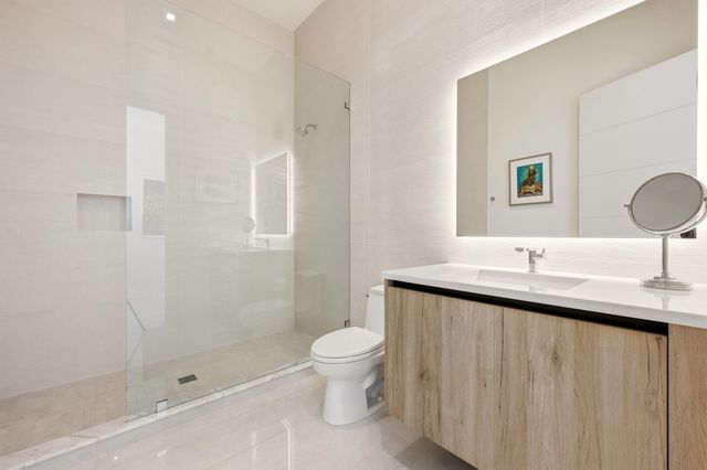 2863 NE 27th Street, Fort Lauderdale, FL 33306
