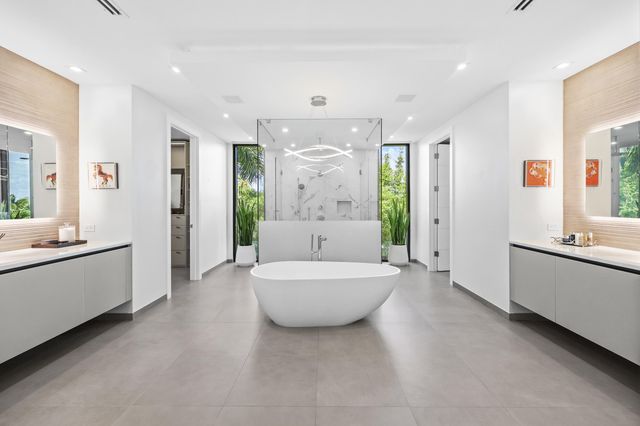 2863 NE 27th Street, Fort Lauderdale, FL 33306