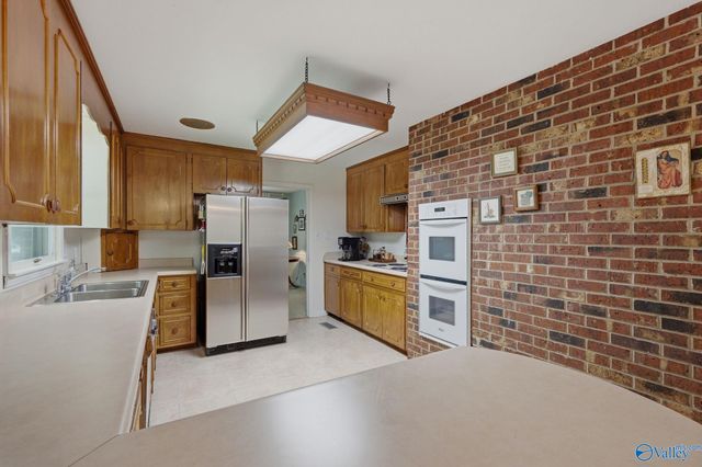 107 Brookwood Drive, Athens, AL 35613