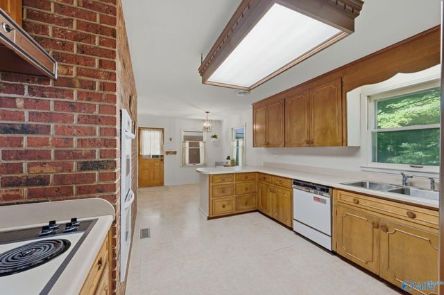 107 Brookwood Drive, Athens, AL 35613