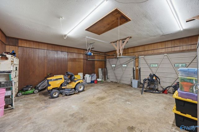 107 Brookwood Drive, Athens, AL 35613