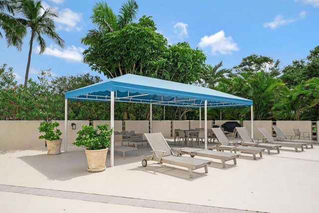 2400 Presidential Way 1206, West Palm Beach, FL 33401