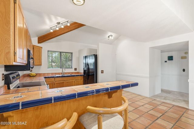 3000 E Thornhall Terrace, Tucson, AZ 85716