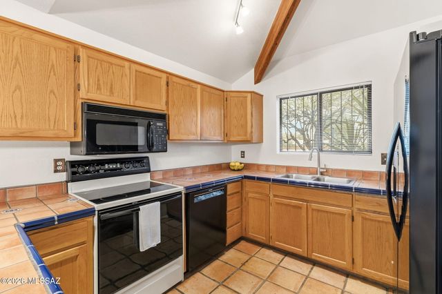 3000 E Thornhall Terrace, Tucson, AZ 85716