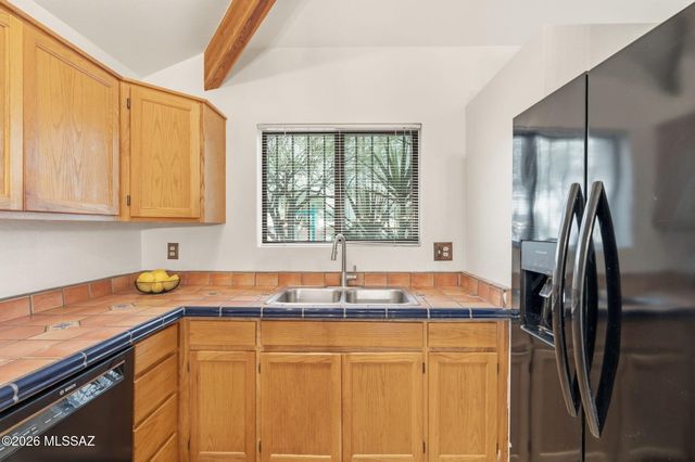 3000 E Thornhall Terrace, Tucson, AZ 85716