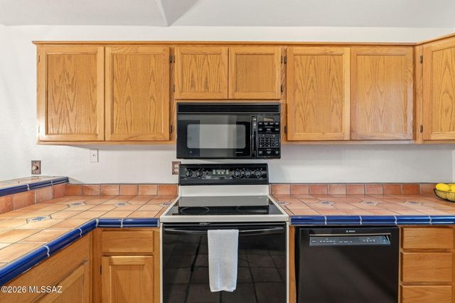 3000 E Thornhall Terrace, Tucson, AZ 85716