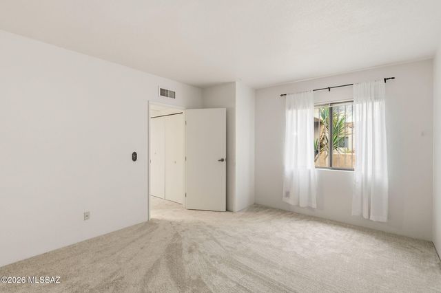 3000 E Thornhall Terrace, Tucson, AZ 85716