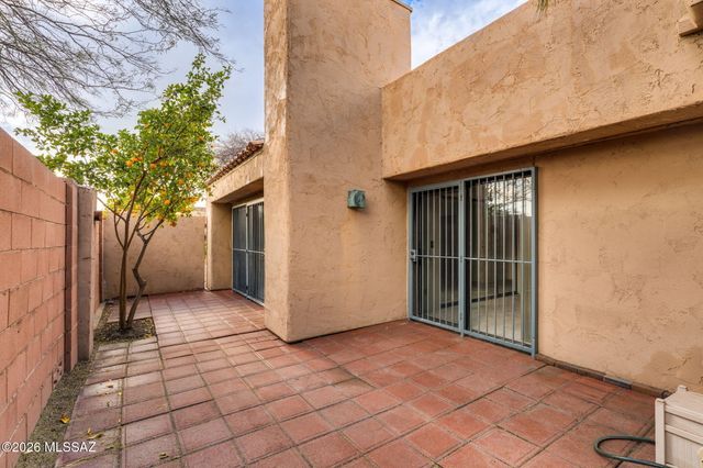 3000 E Thornhall Terrace, Tucson, AZ 85716