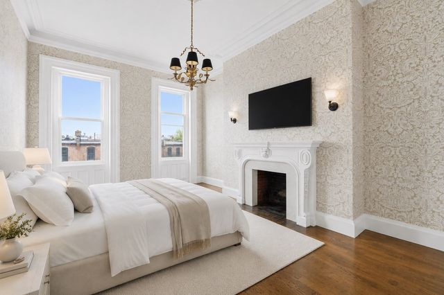 263 Commonwealth VI, Boston, MA 02116