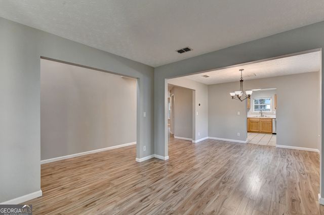 577 Ives Circle NW, Lilburn, GA 30047