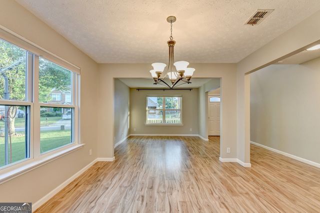 577 Ives Circle NW, Lilburn, GA 30047