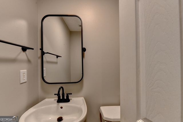 577 Ives Circle NW, Lilburn, GA 30047