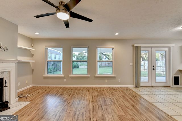 577 Ives Circle NW, Lilburn, GA 30047