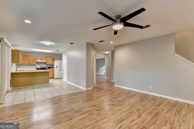 577 Ives Circle NW, Lilburn, GA 30047