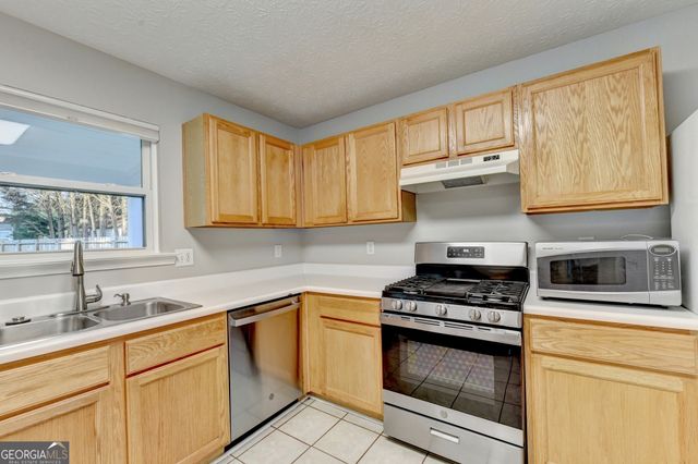 577 Ives Circle NW, Lilburn, GA 30047