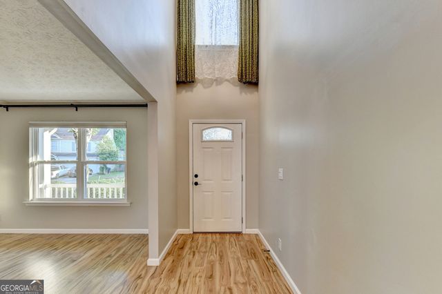 577 Ives Circle NW, Lilburn, GA 30047