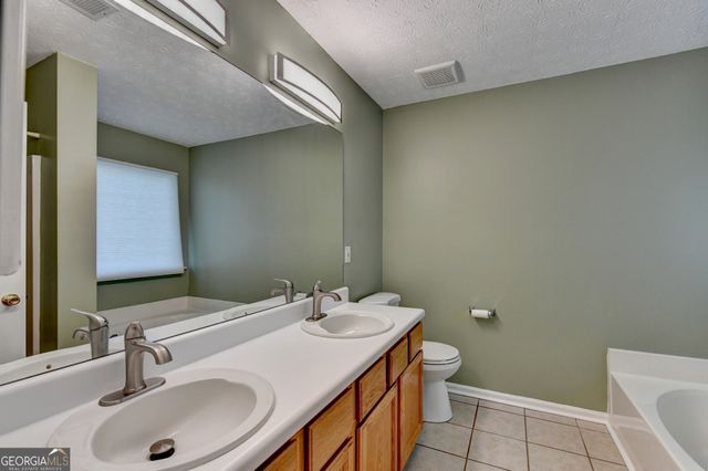 577 Ives Circle NW, Lilburn, GA 30047