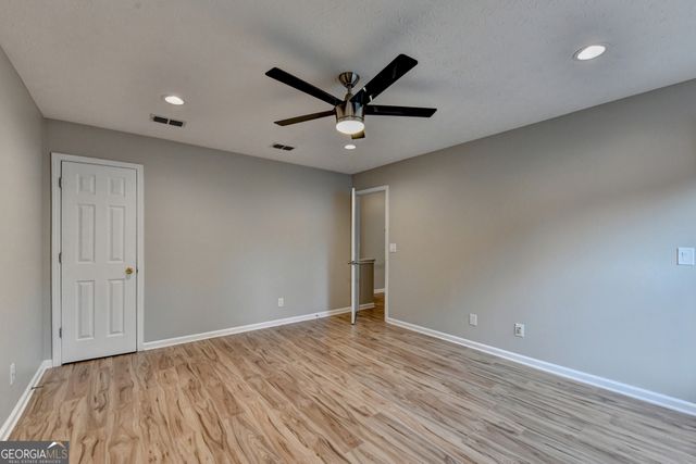 577 Ives Circle NW, Lilburn, GA 30047