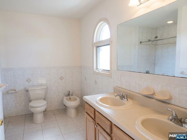 55 Columbus A, Tenafly, NJ 07067