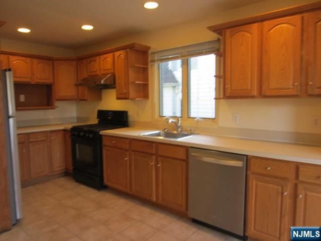 55 Columbus A, Tenafly, NJ 07067