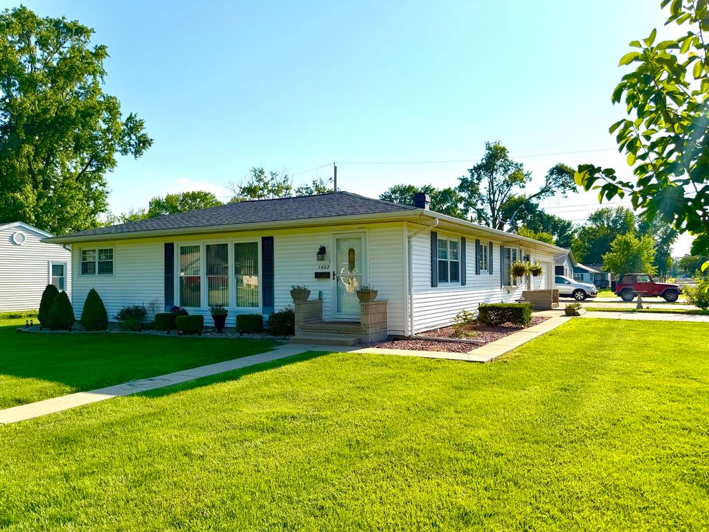 Image 2 of property listing at 1402 Jonquil Street, Centralia, IL 62801