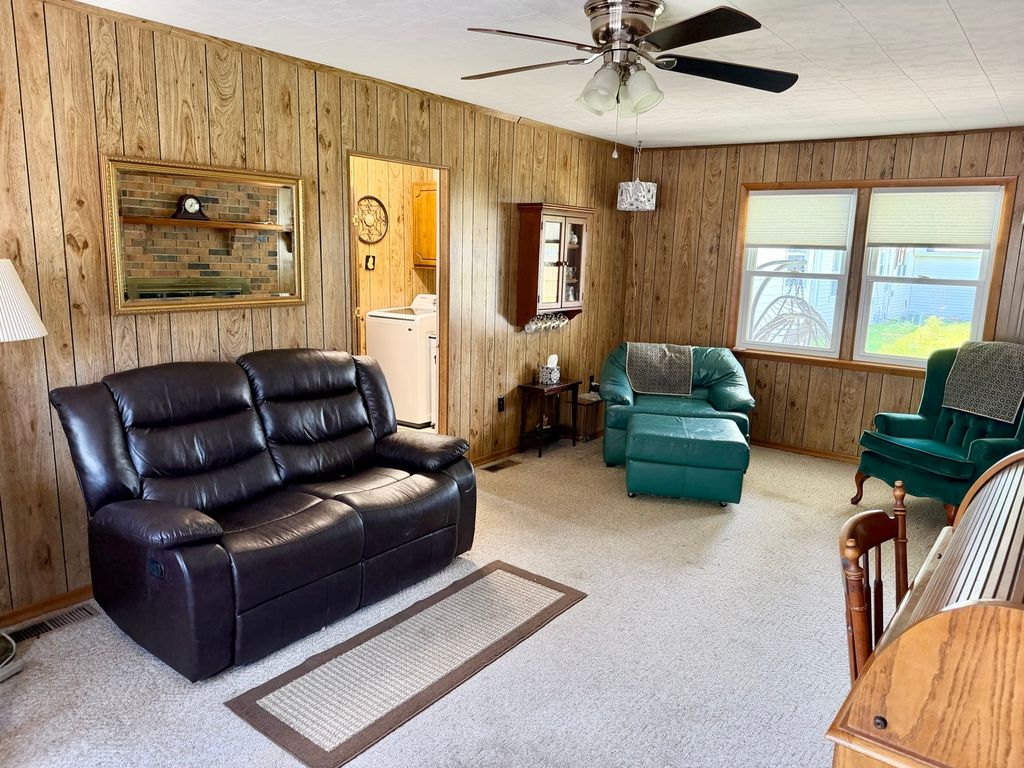 Image 12 of property listing at 1402 Jonquil Street, Centralia, IL 62801